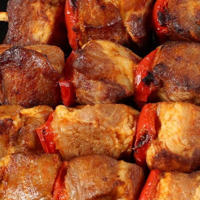 Мини-шашлычки из шейки
