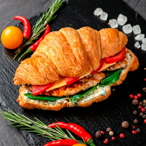 Круассан с курицей