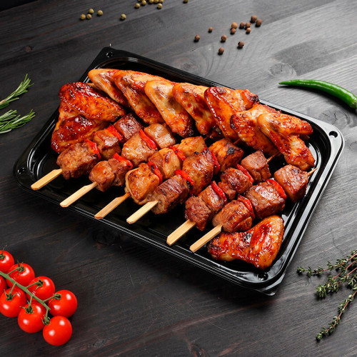 Брошеты из свиной шейки и куриные крылья BBQ