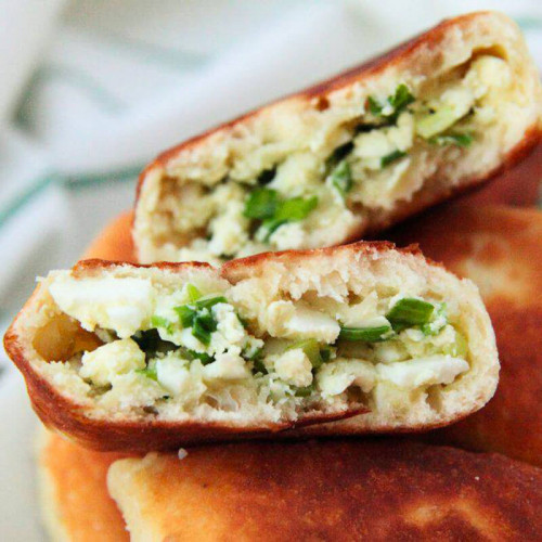 Пирожки рис с яйцом