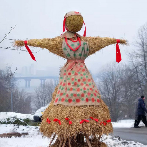Заказать изготовление чучела Масленицы из сена