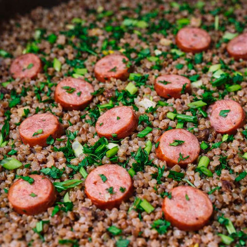 Гречневая каша с сосисками