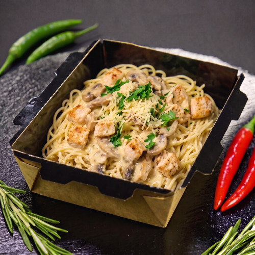 Спагетти с курицей и грибами - питание персонала