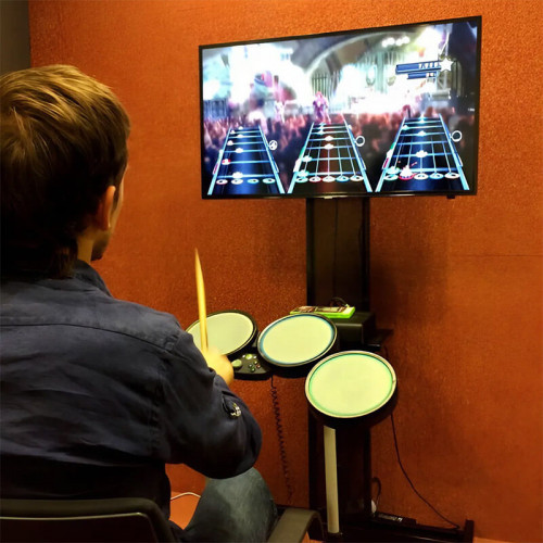 Аренда аттракциона Guitar Hero «Гитар Хиро»