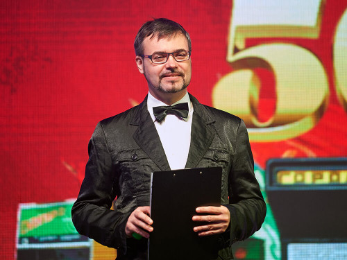Ведущий