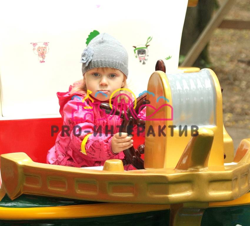 Детская качалка корабль на праздник для ребёнка